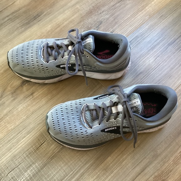 Women’s Brooks Ghost 13 Shoe - Grey/Purple - Picture 4 of 8